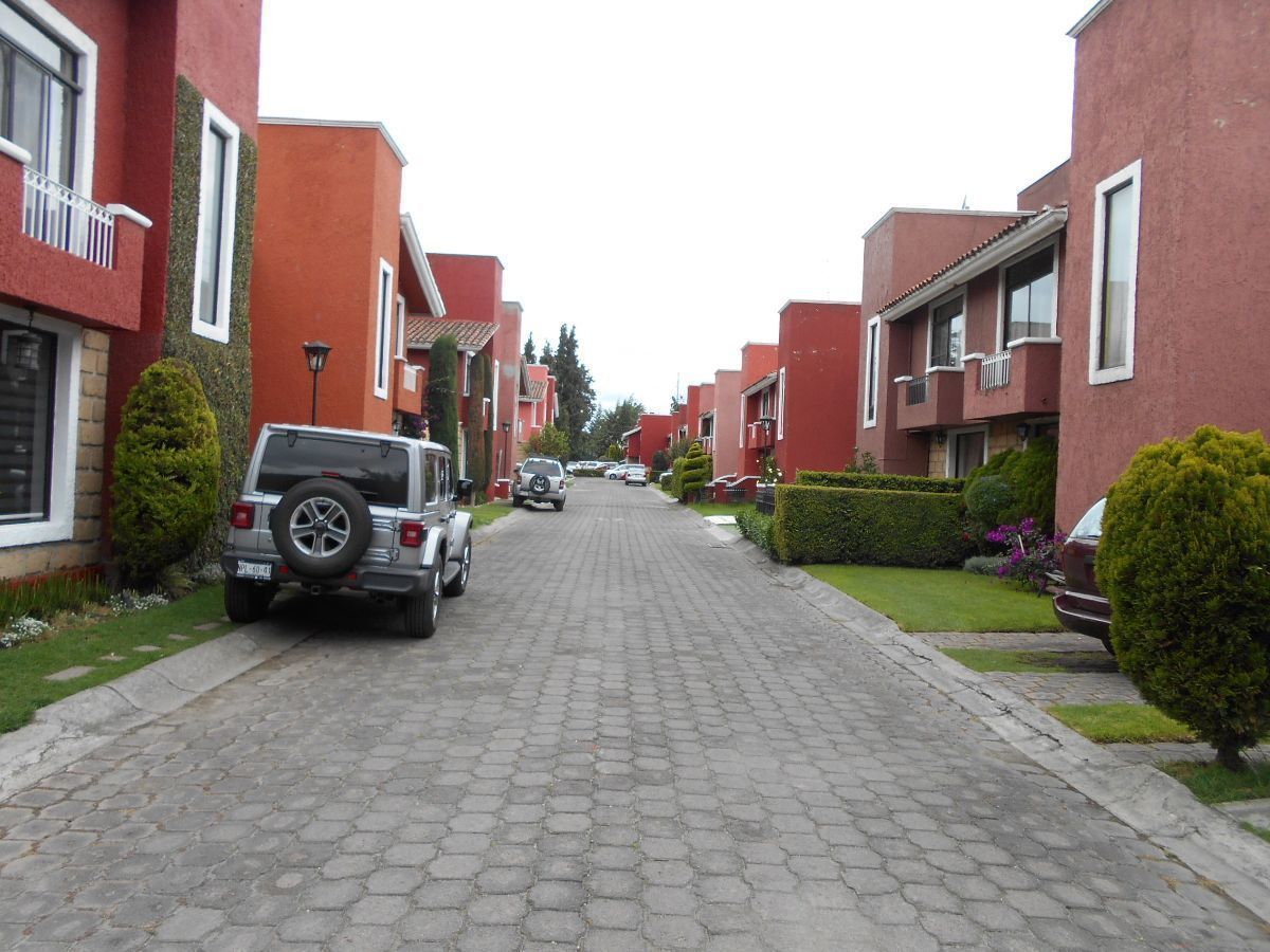 5 de 25: VISTA CALLE