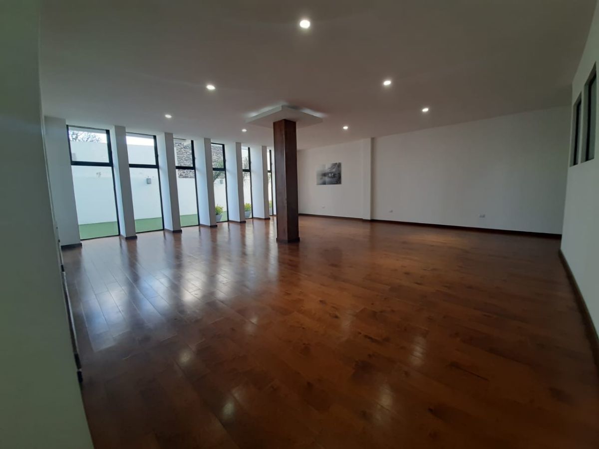 11 de 14: Salón para ejercicios 
