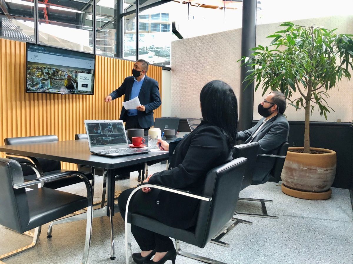 8 de 12: sala de juntas