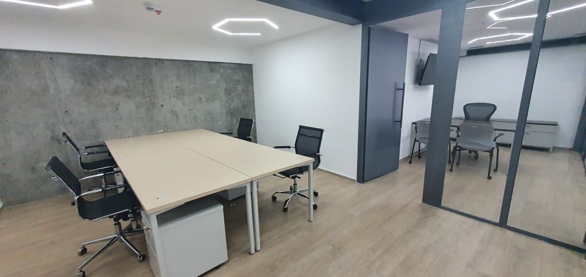 1 de 14: area abierta y 1 privado