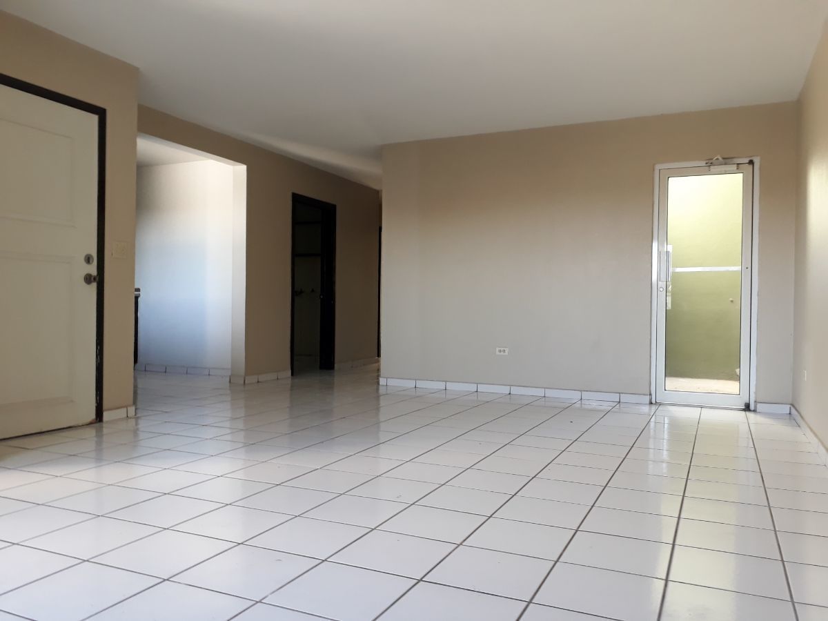 4 de 13: SALA COMEDOR