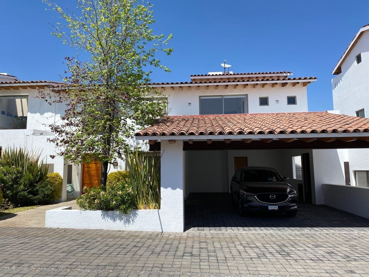 1 de 45: Fachada de la casa