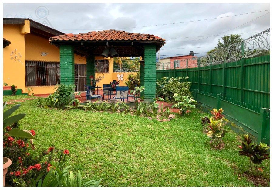 Casa en 668 v2 con Conveniente Ubicacion en Loma Linda Sur Circuito Cerrado