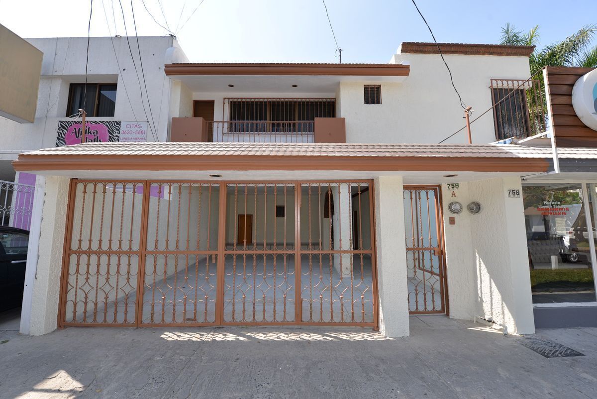 1 of 21: FACHADA
