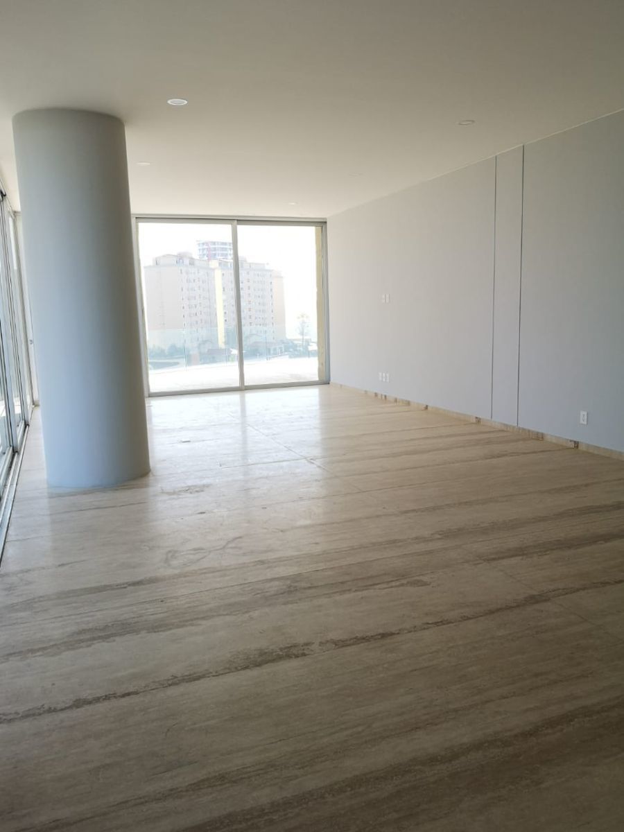 4 de 38: SALA COMEDOR