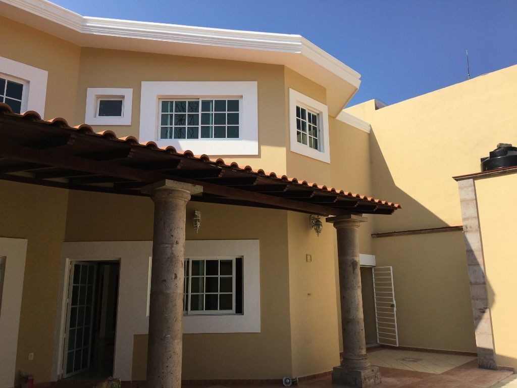 Casa en Renta en Residencial Esmeralda Norte, Colima | EasyBroker