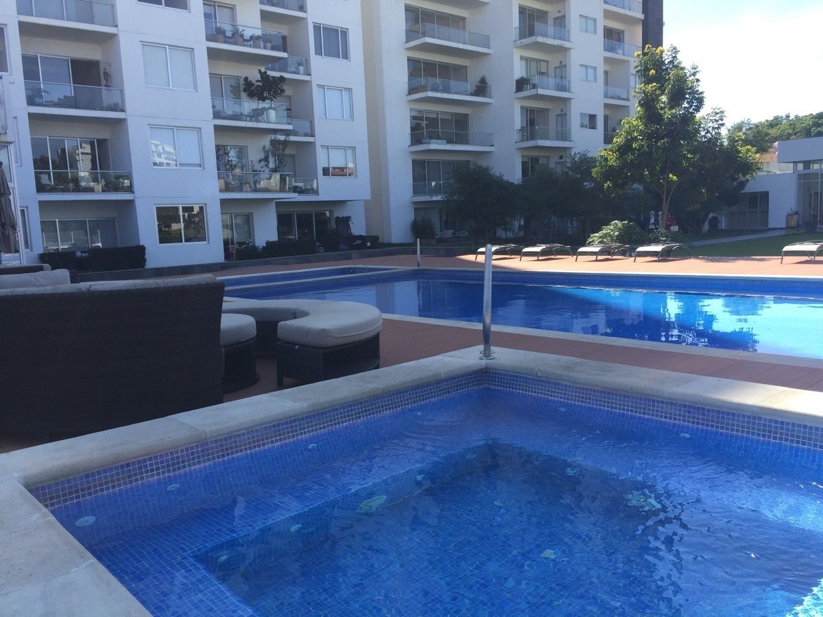 1 de 20: Jacuzzi y alberca en área verde