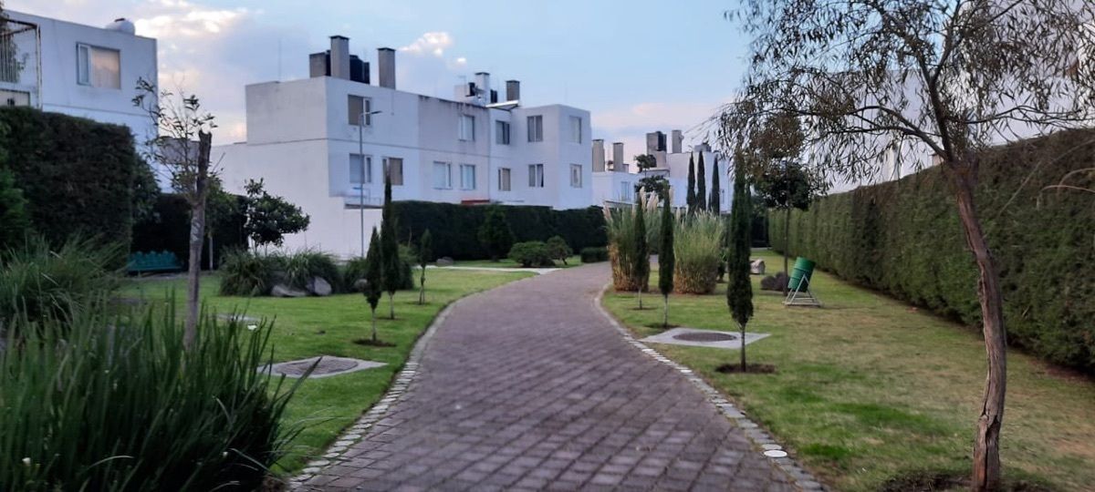 Casa en RENTA en Valle de los Encinos, Lerma, rápida salida a CDMX