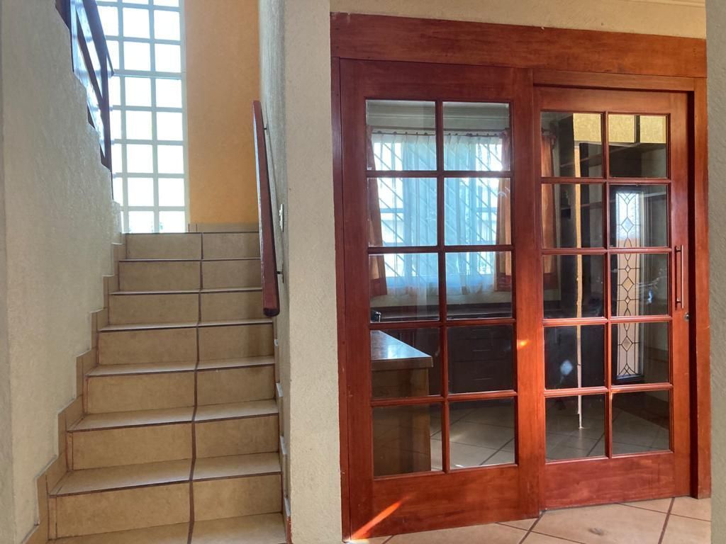 14 de 31: Puerta para estudio.