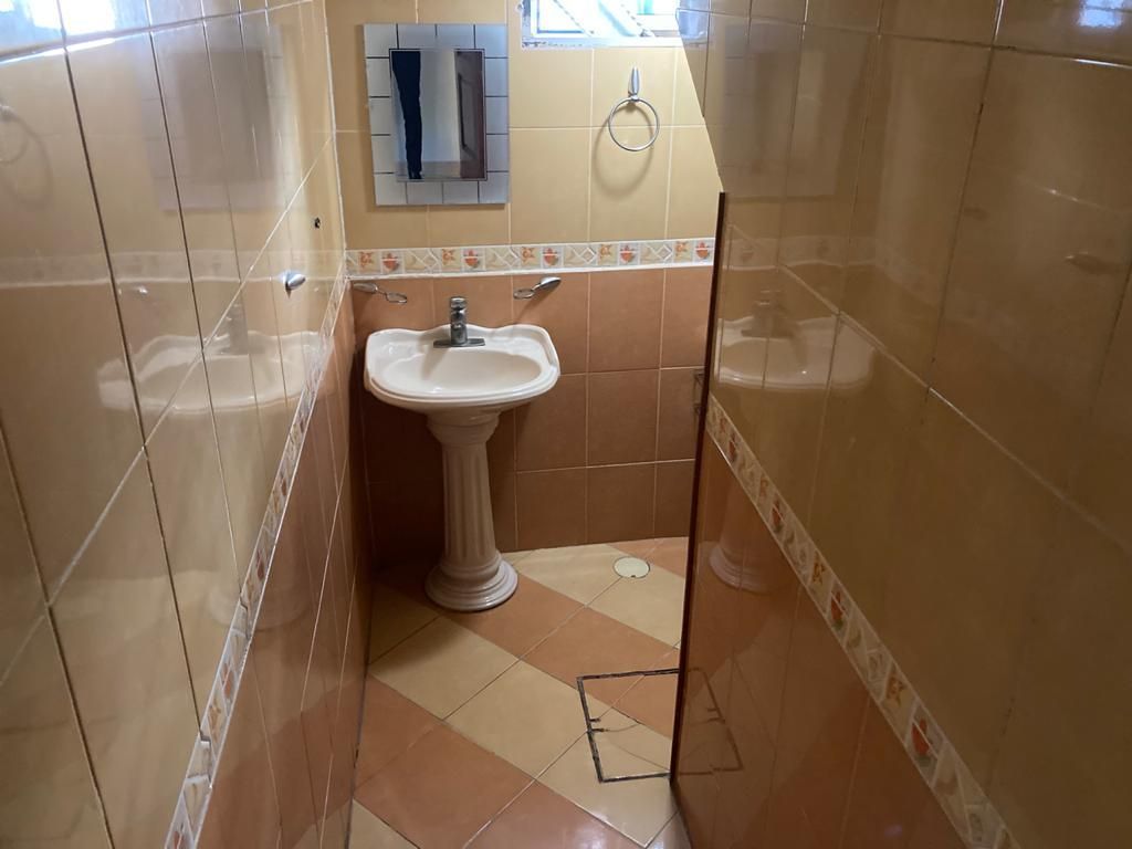 15 de 31: Medio baño.