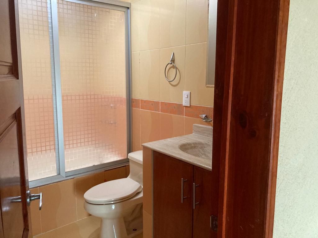 21 de 31: Baño compartido.