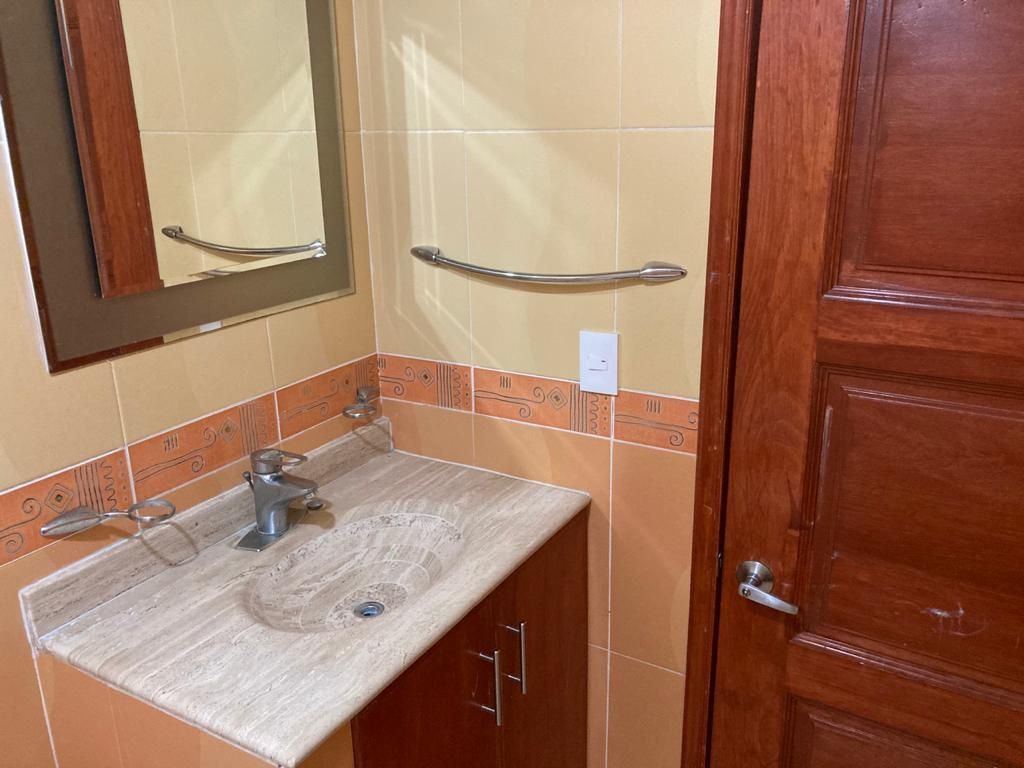 22 de 31: Baño compartido.