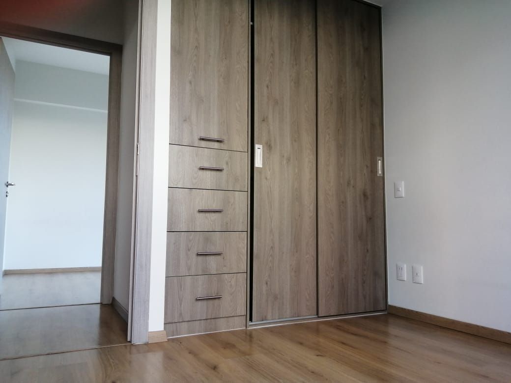 9 of 18: RECAMARA PRINCIPAL