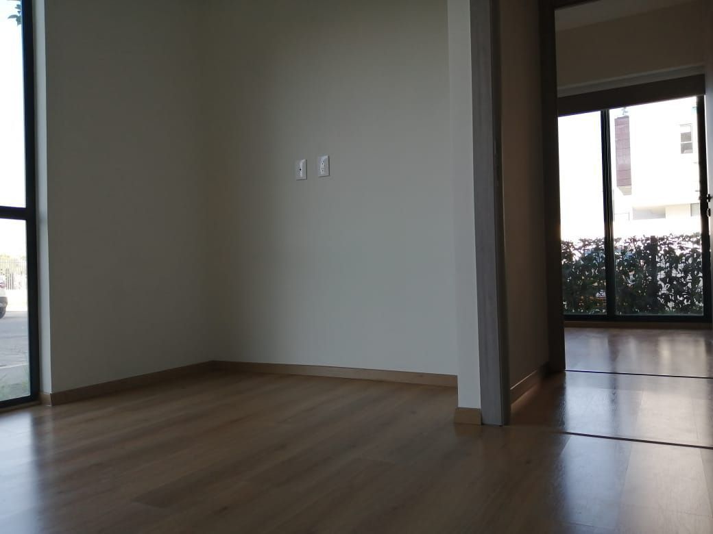 11 of 18: RECAMARA SECUNDARÍA