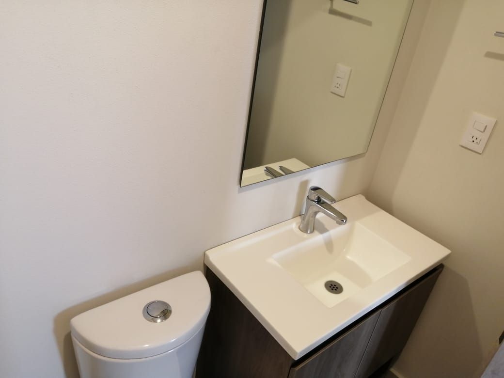 13 of 18: BAÑO COMPLETO