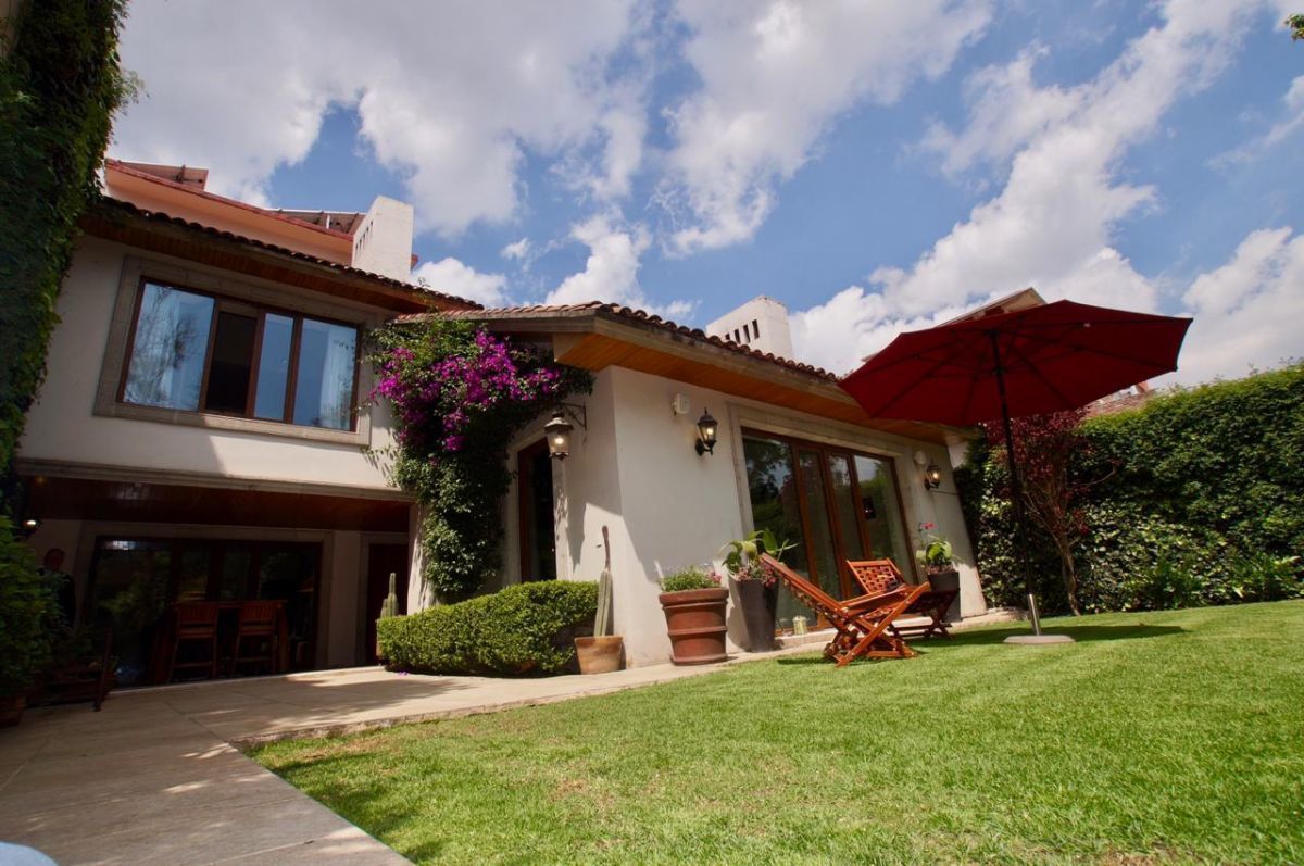 PRECIOSA CASA EN VENTA EN PASEO DE LAS LOMAS SANTA FE