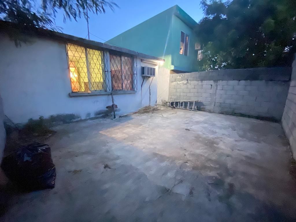 8 de 8: Muy amplio patio.
Potencial para crecer.