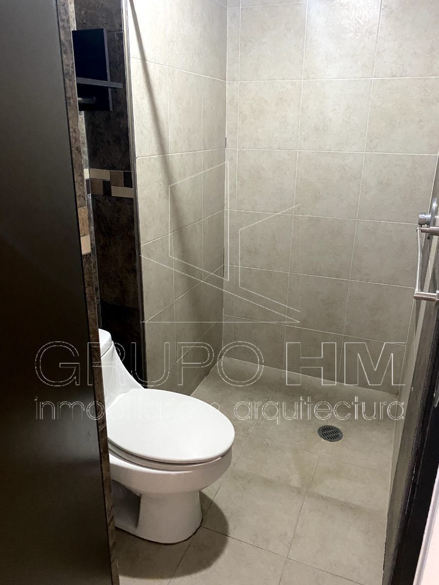 7 de 14: Baño completo 
