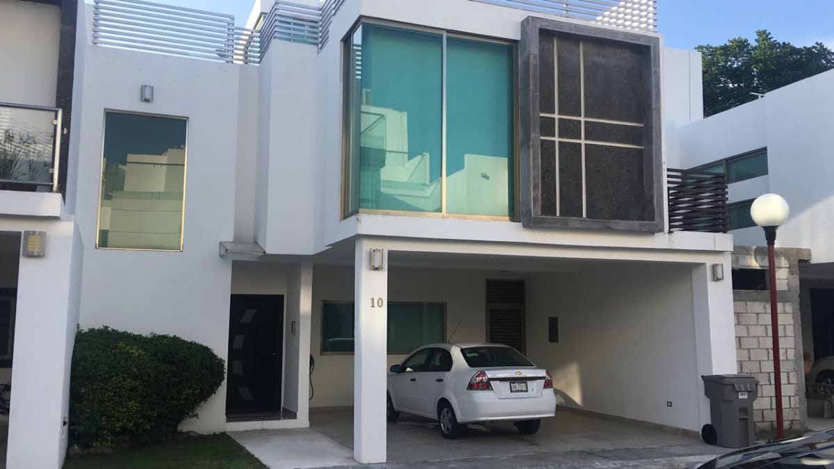 SE RENTA CASA AMUEBLADA EN PRIVADA TURQUEZAS, foto 1 de 17