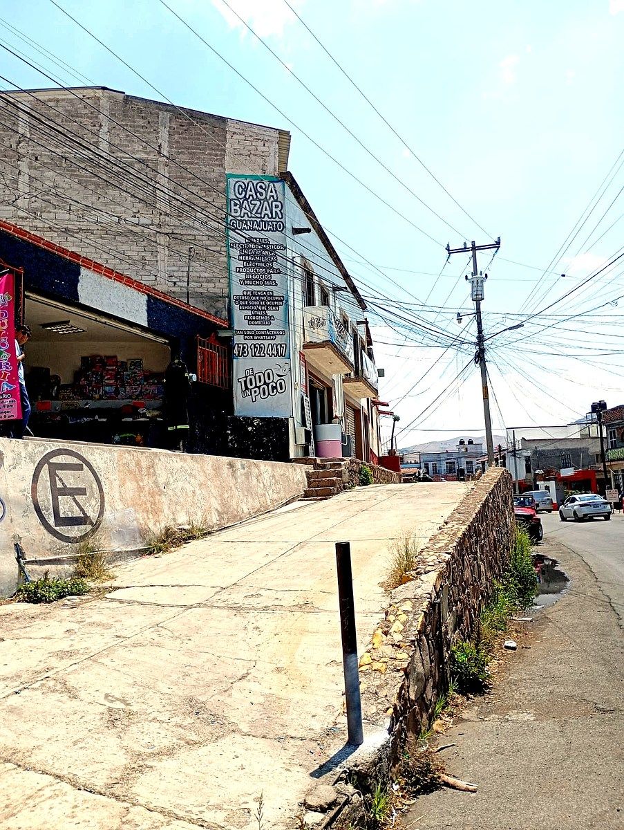 Local comercial en Pueblito de Rocha, Guanajuato, foto 11 de 27