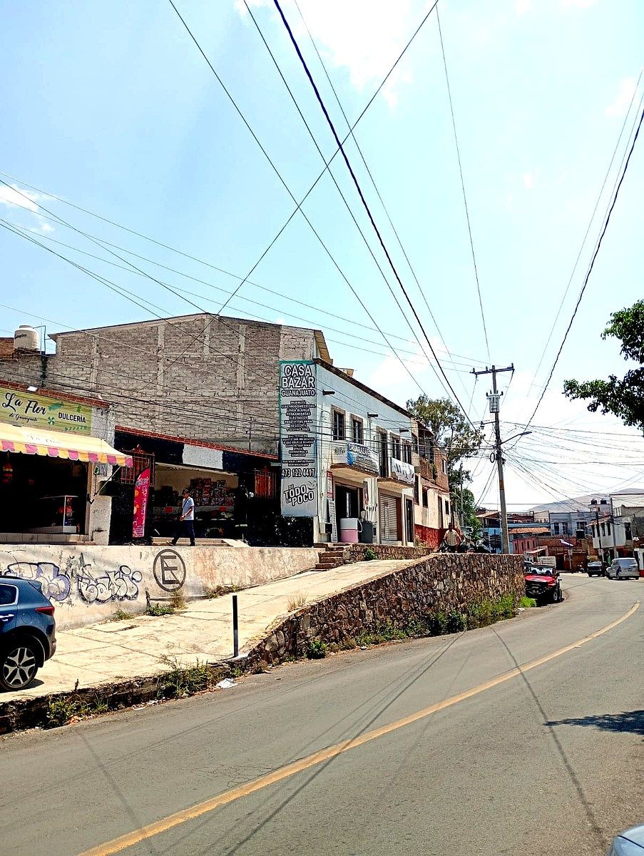 Local comercial en Pueblito de Rocha, Guanajuato, foto 13 de 27