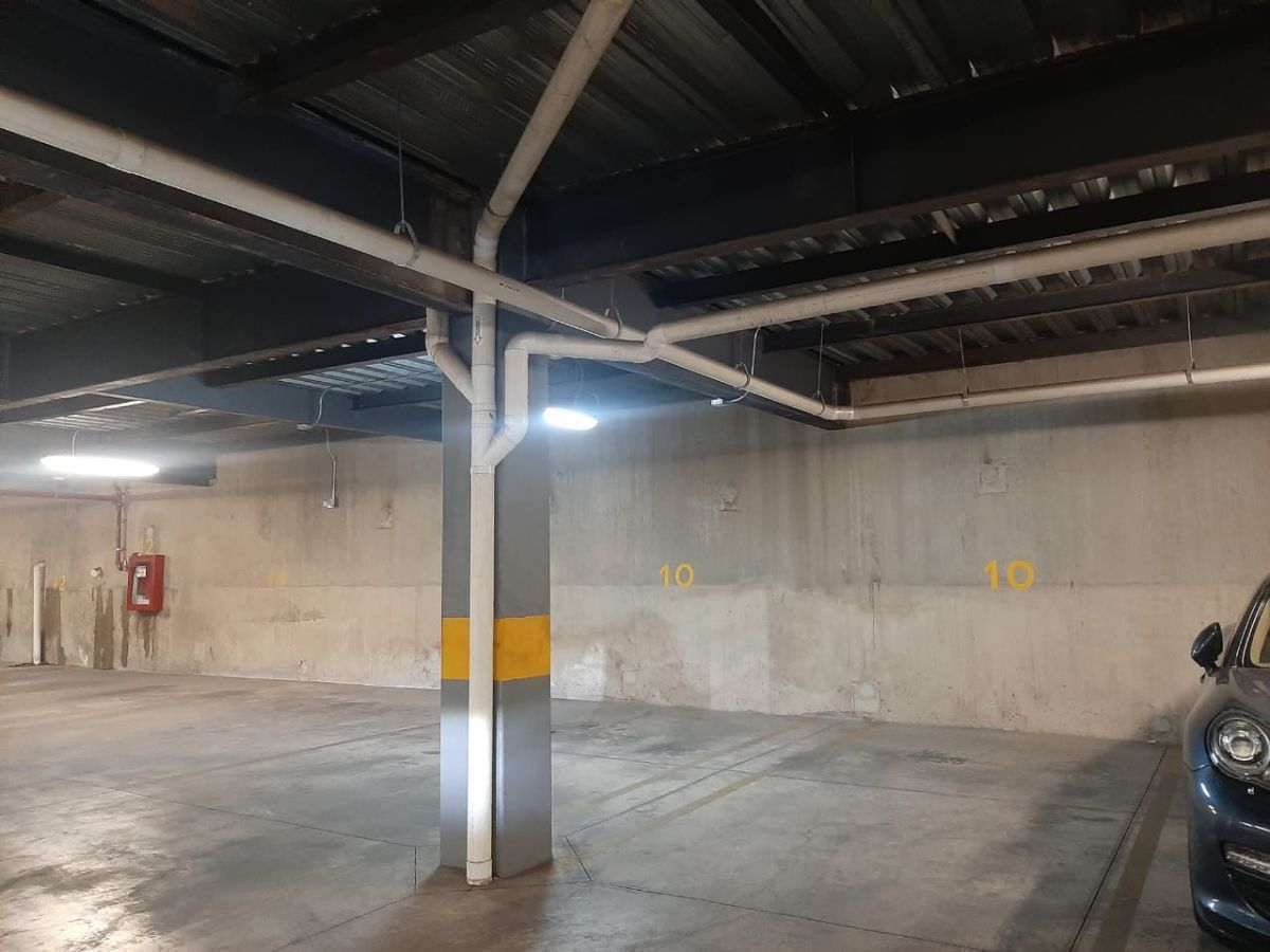 27 de 27: Estacionamientos
