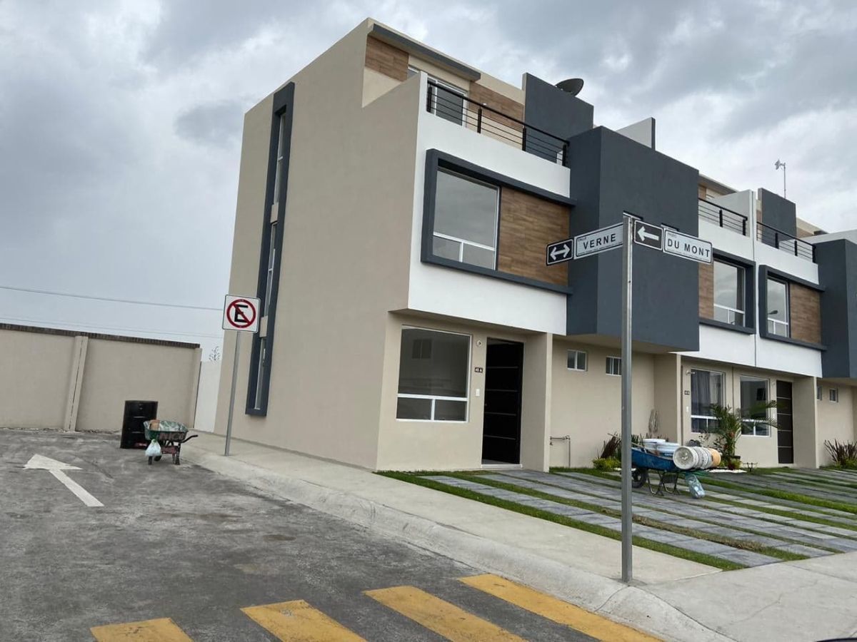 VENTA DE HERMOSA CASA, FRACCIONAMIENTO QUINTA VERSALLES, OJO DE AGUA,  METEPEC | EasyBroker