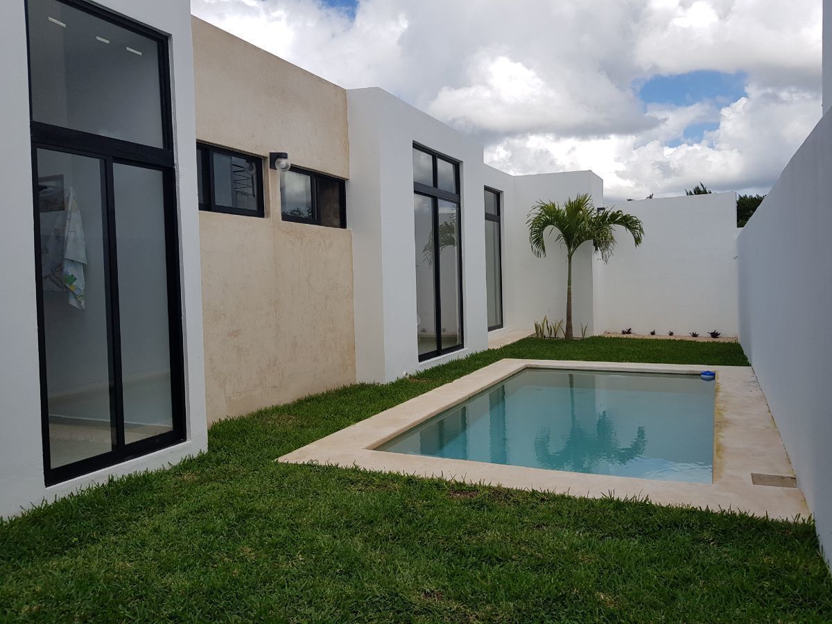 CASA NUEVA DE UNA PLANTA Y CON ALBERCA, MERIDA YUCATAN - GRAN VALLE |  EasyBroker