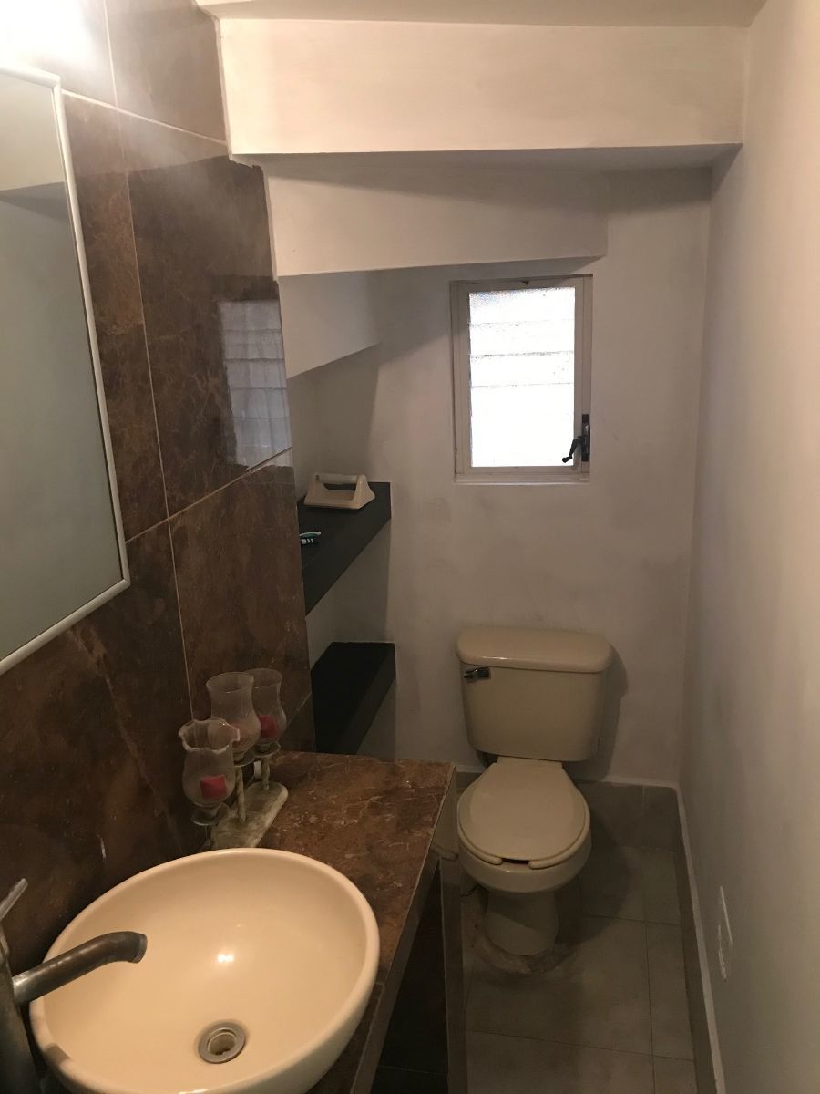 5 de 10: MEDIO BAÑO