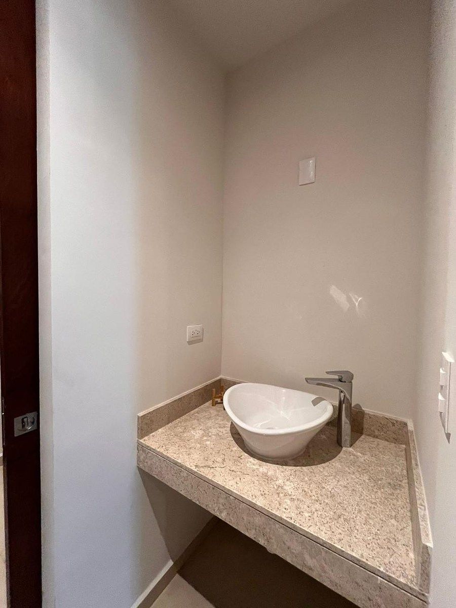 26 de 26: MODELO 2 RECAMARAS