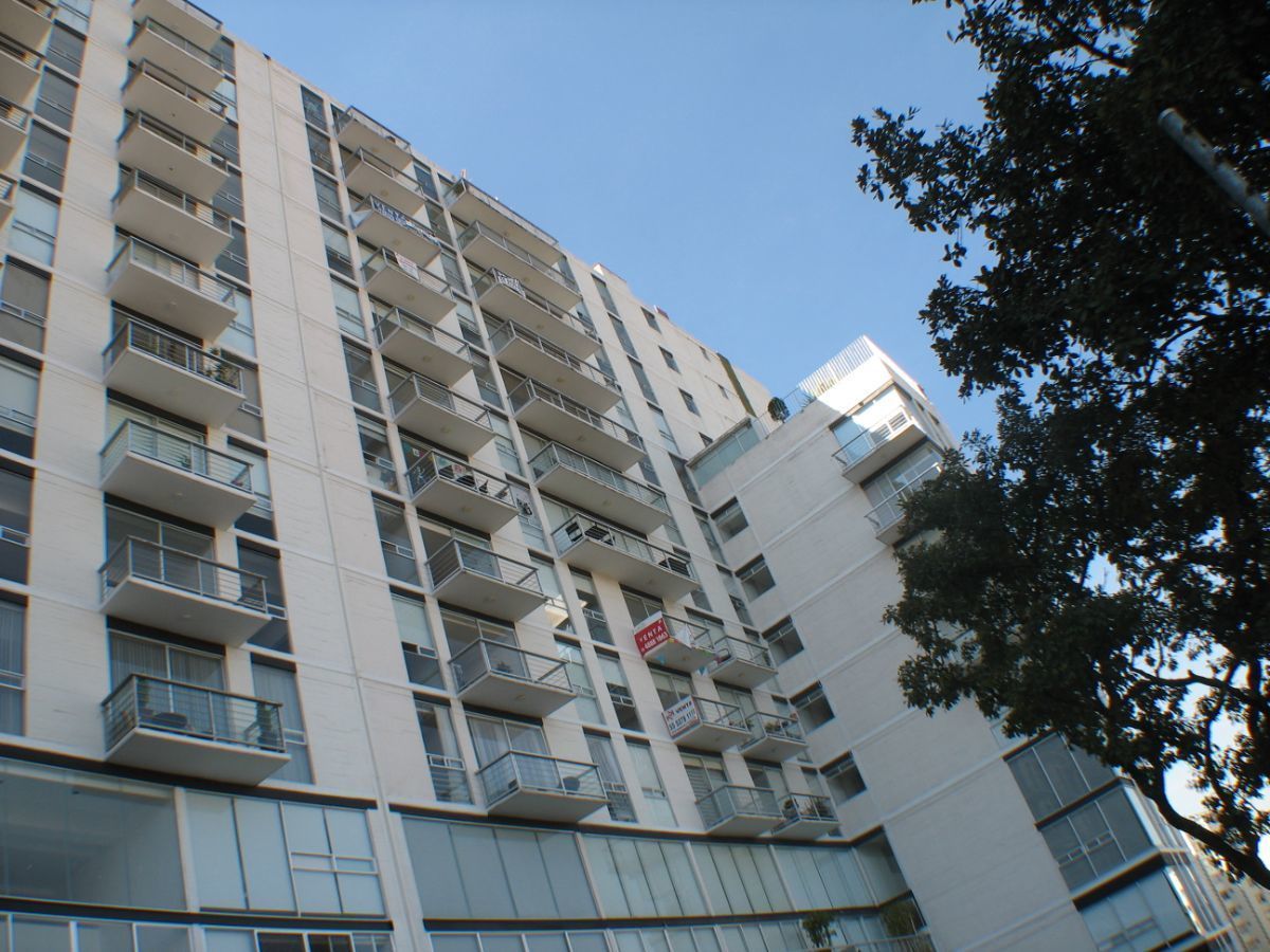 2 de 42: Fachada oeste