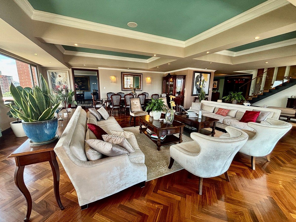 Precioso Penthouse en venta en zona 14 - Image 3