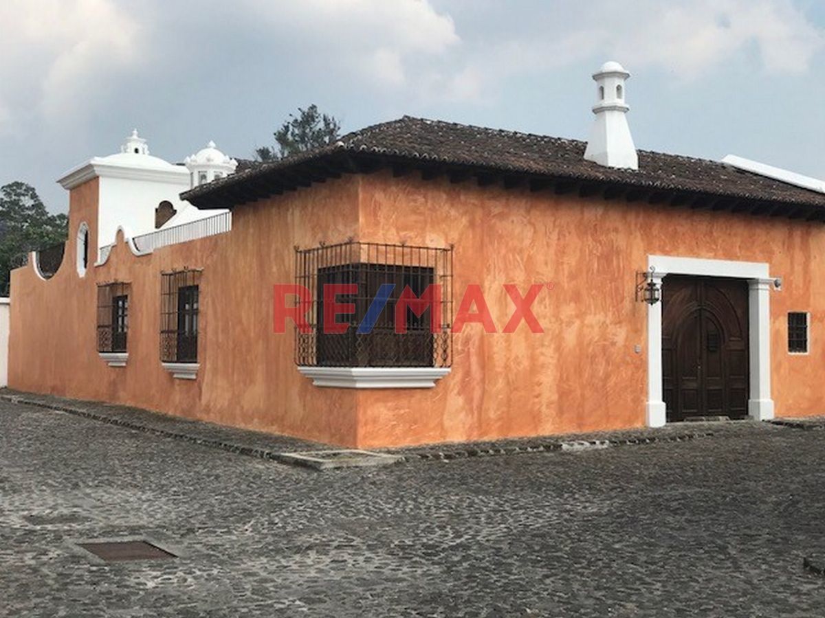 Casa En Venta, Antigua Guatemala Res. Ermita De Santa Lucia