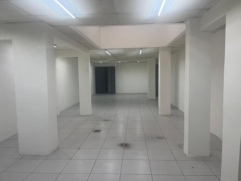 Local Comercial en  Zona 5 - Miniatura 4