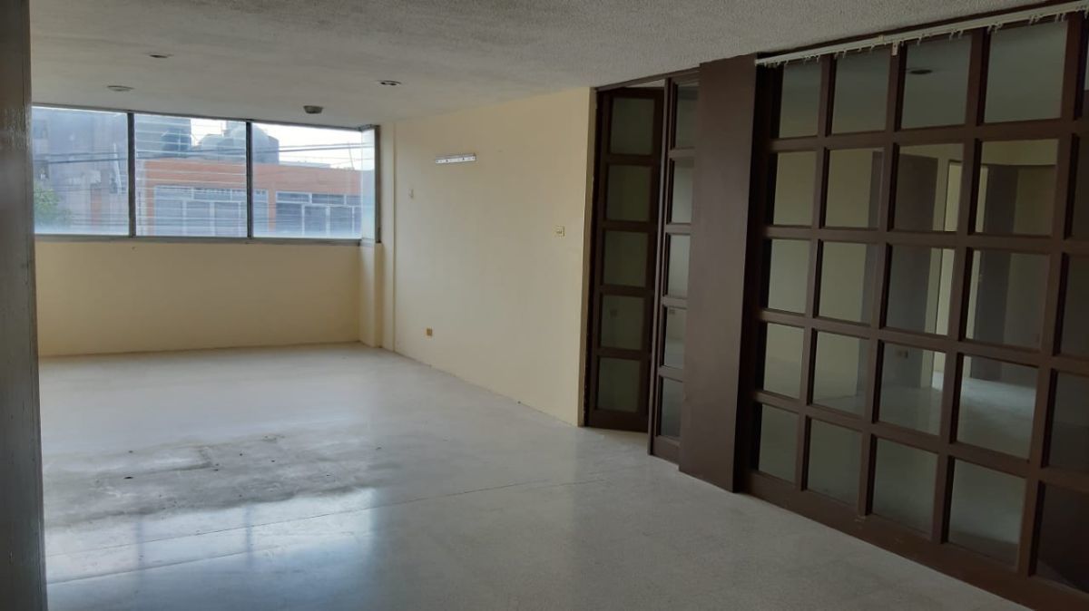CASA PARA VIVIENDA U OFICINAS, EN COLONIA SANTIAGO