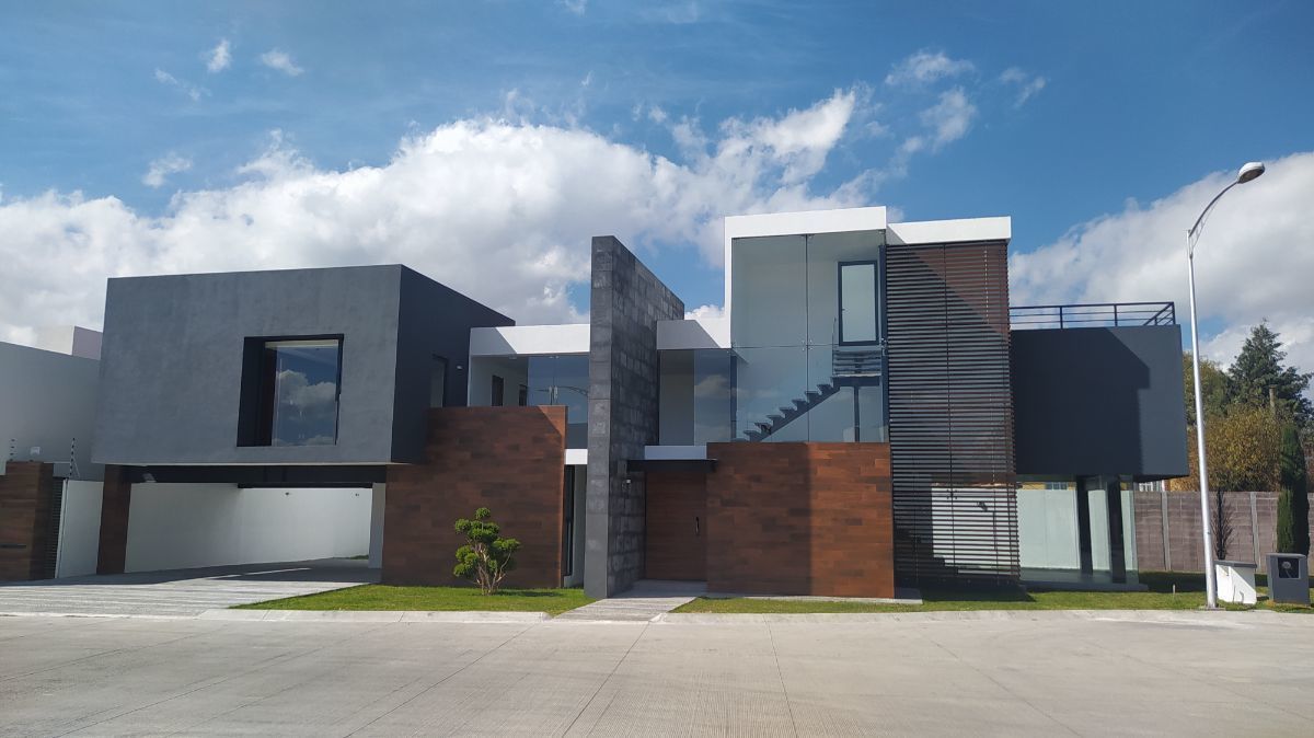 Hermosa residencia en Hacienda San Antonio, Metepec