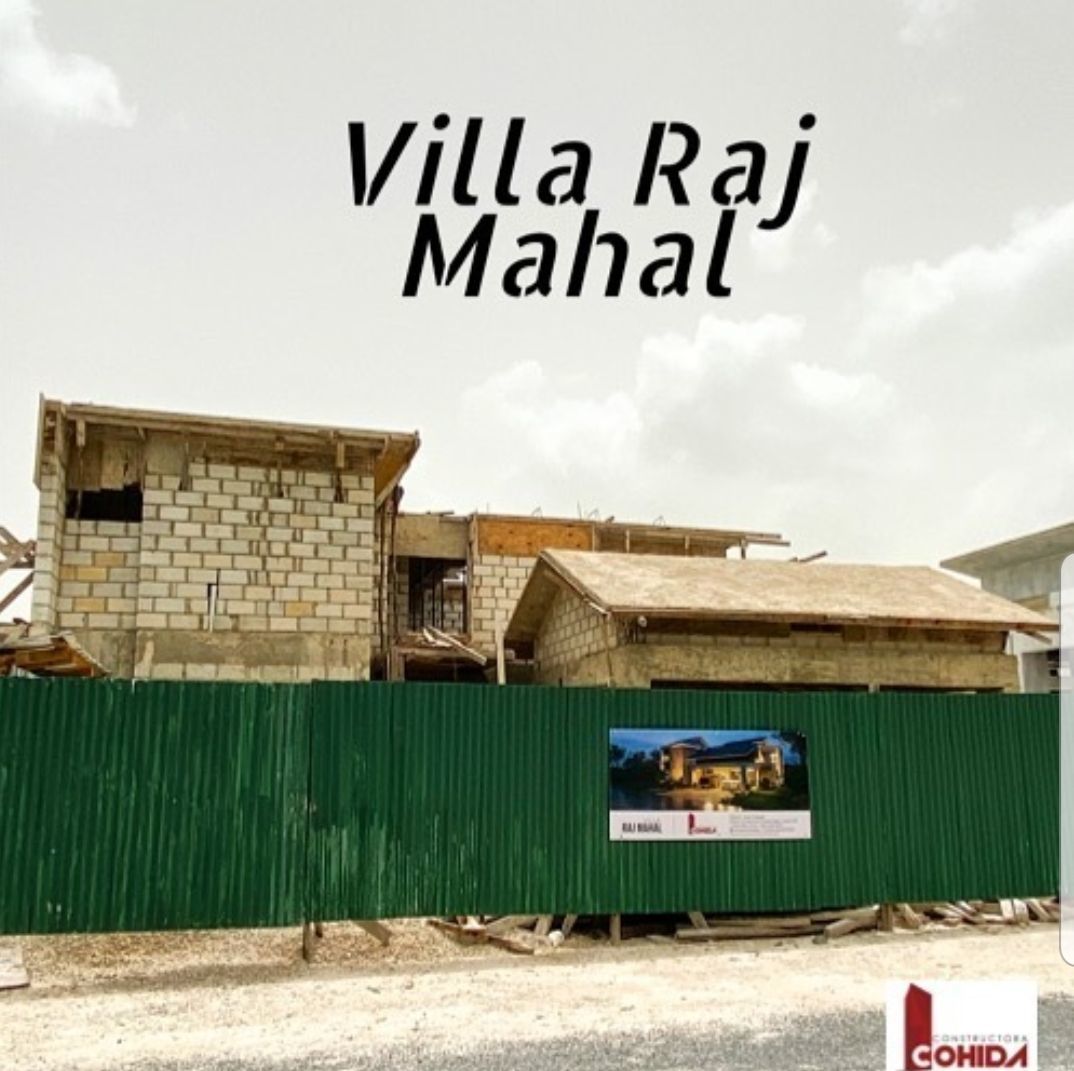 16 de 19: Villa Raj Mahal en construcción 

Punta Cana Village 
