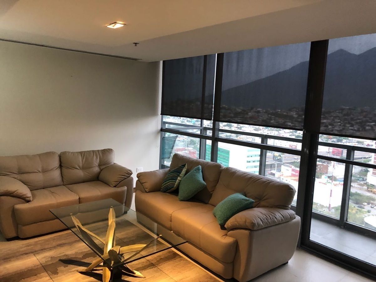 Sala con amplio balcón , photo 8 of 9