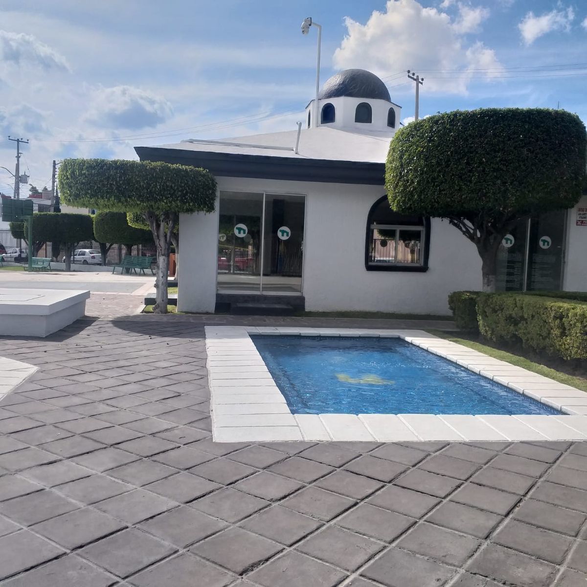 2 de 12: Chapoteadero y Casa club