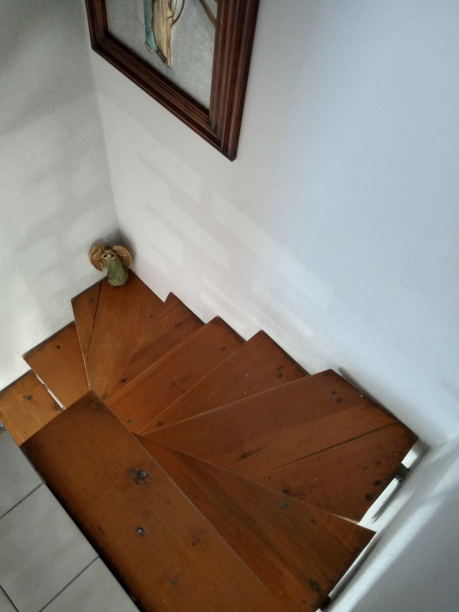 2 de 9: ESCALARES  PARA SUBIR AL SEGUNDO NIVEL 