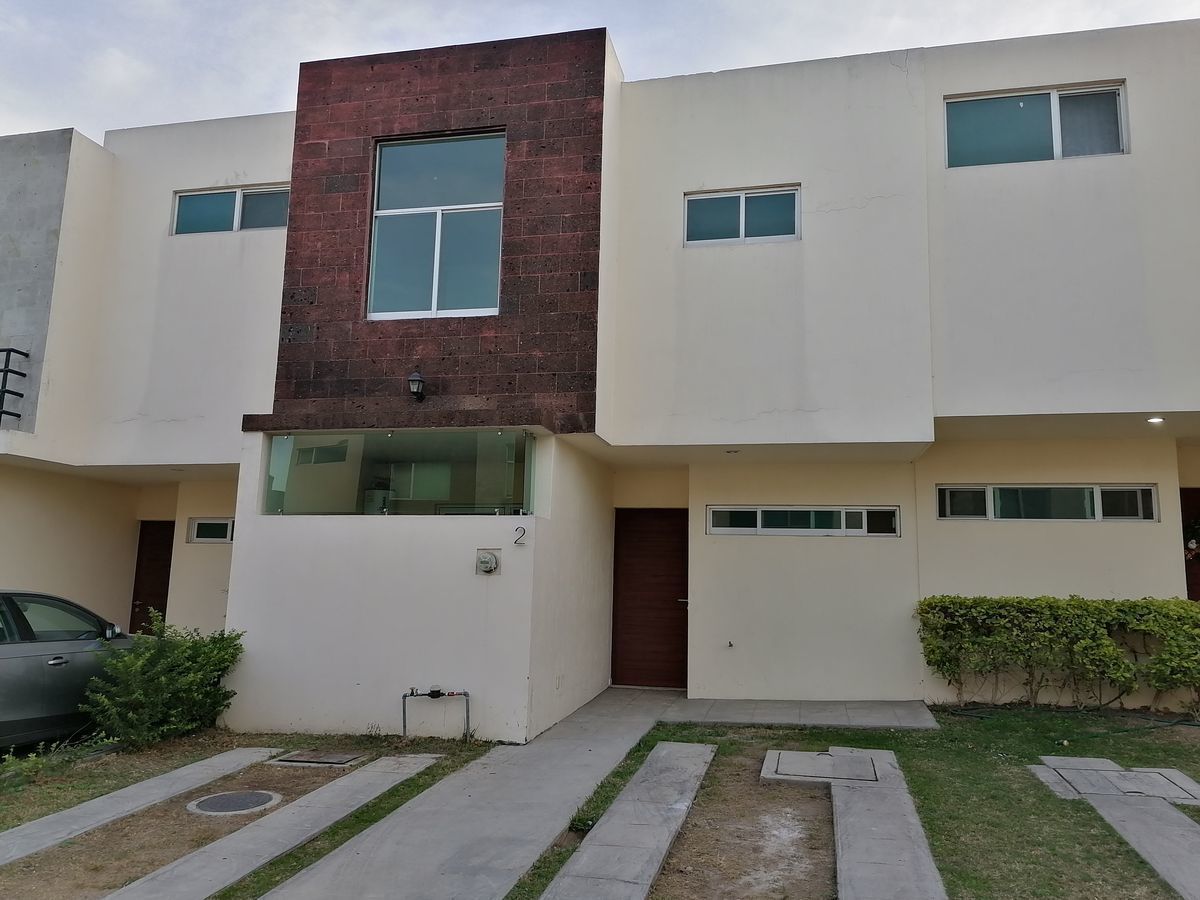 Casa en Renta, dentro de coto Rincón de Bugambilias, Zapopan, Jalisco |  EasyBroker