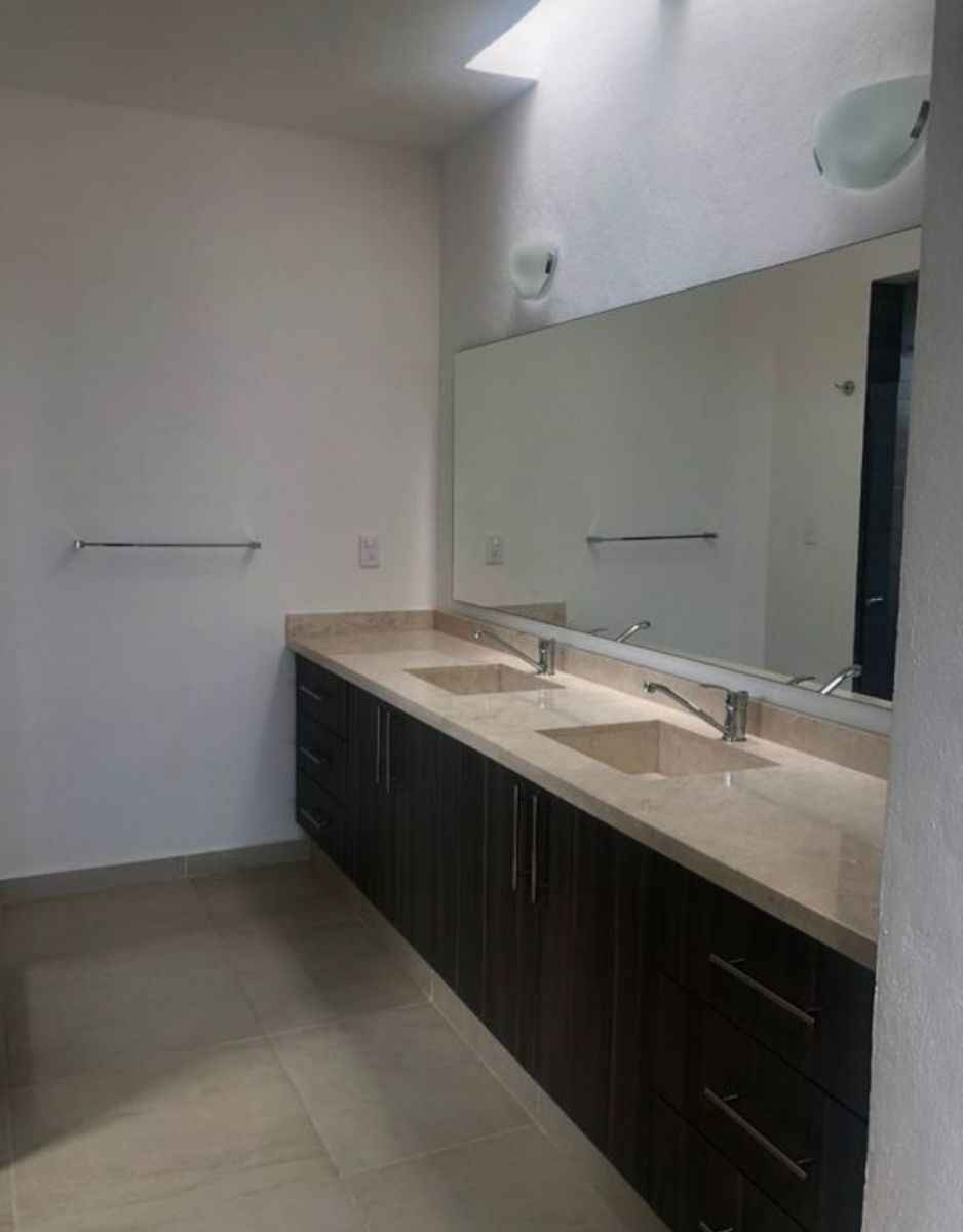 CASA EN VENTA EN JURIQUILLA QUERETARO | EasyBroker