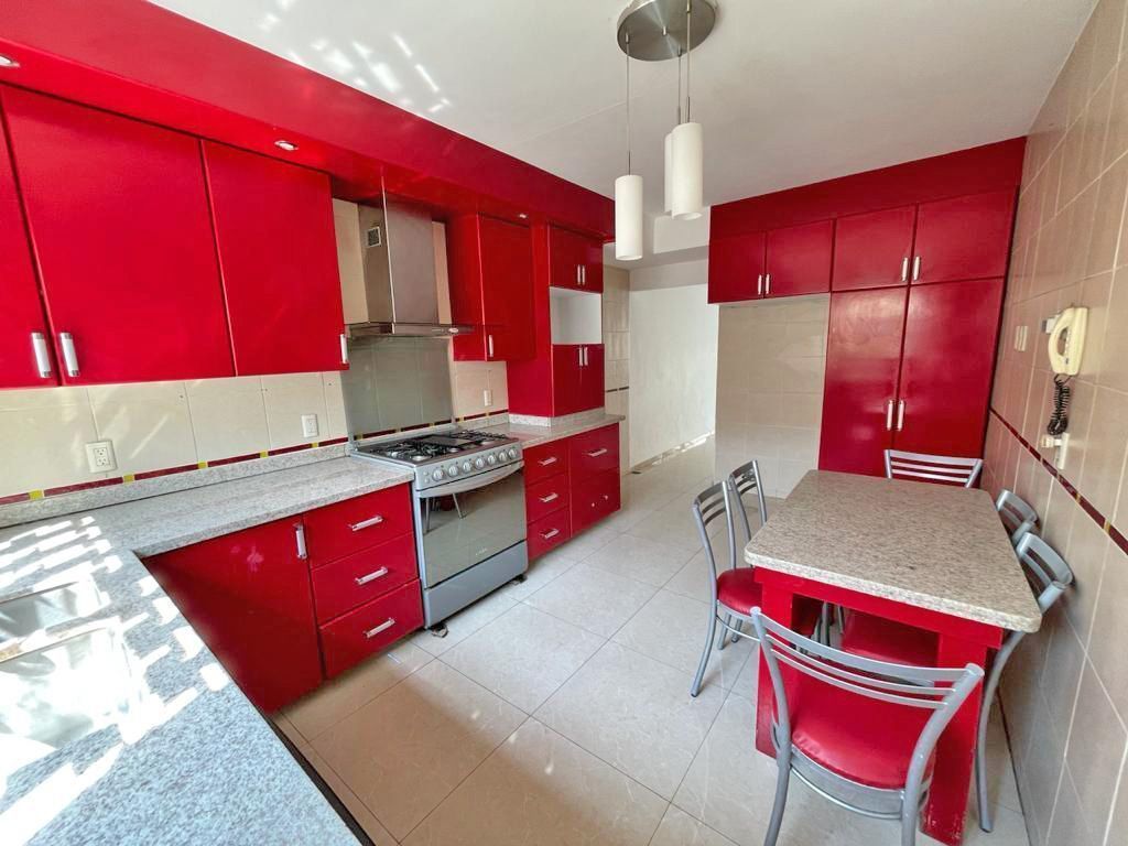 5 de 14: Jardines del Country - cocina