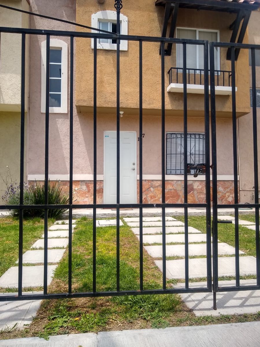 en VENTA Casas en Real Toledo F-11 Sur de Pachuca | EasyBroker