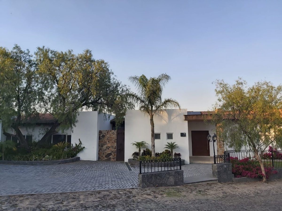 CASA EN VENTA DE UN PISO EN BALVANERA POLO COUNTRY CLUB CORREGIDORA  QUERETARO