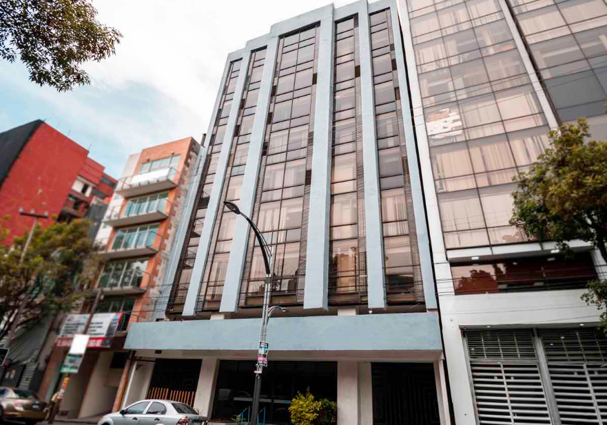 Magnífica Ubicación. 9 pisos en Renta $400 m2