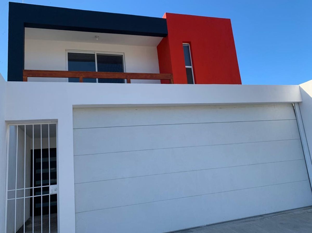 ATENCION!! MODERNA CASA EN LA ZONA DORADA, FRACC CUBILLAS ATRAS DE MORE FM.