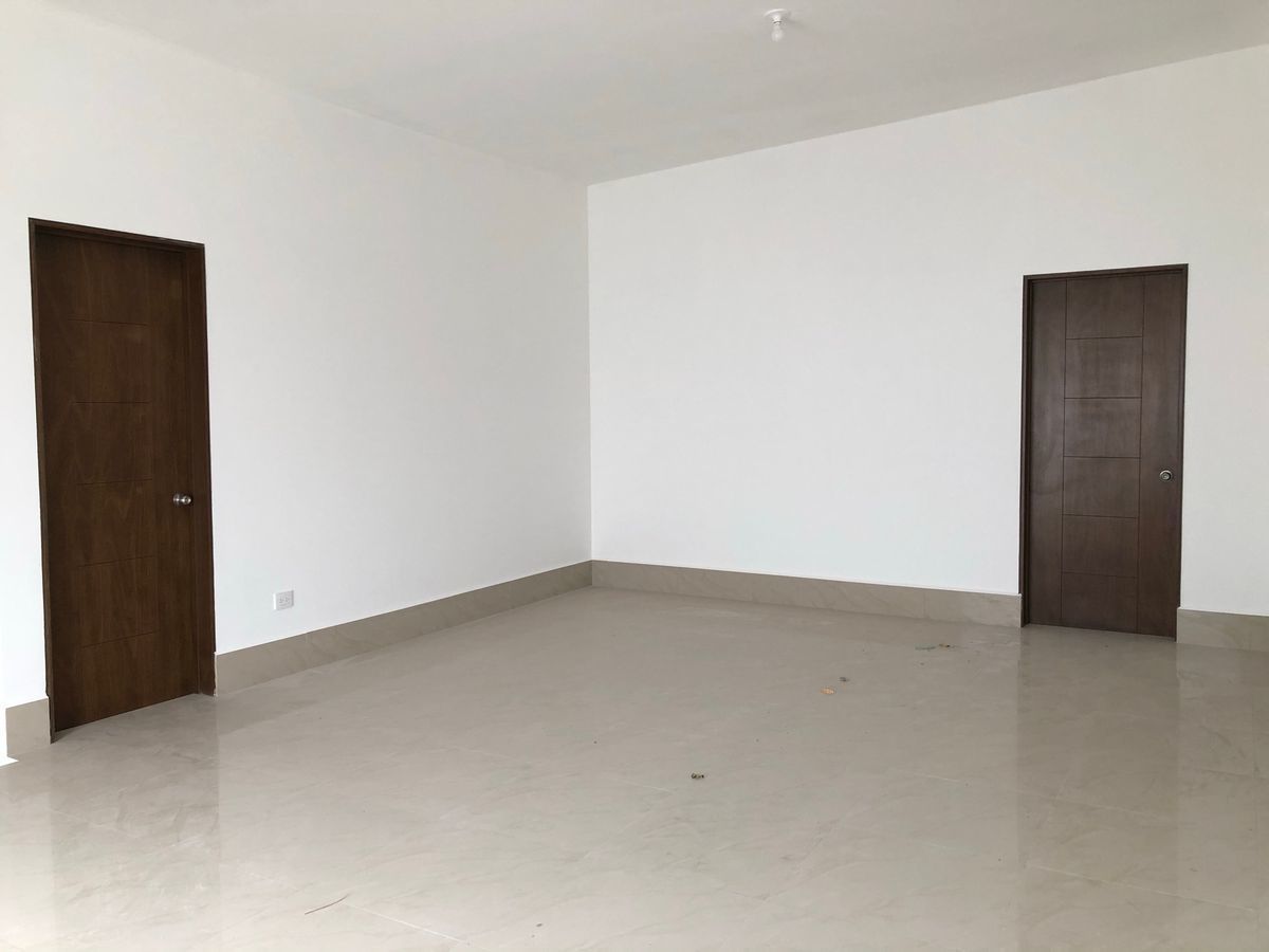 19 de 27: Estancia en 3er Piso.