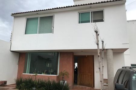 CASA EN VENTA AMUEBLADA EN JURIQUILLA SAN FRANCISCO