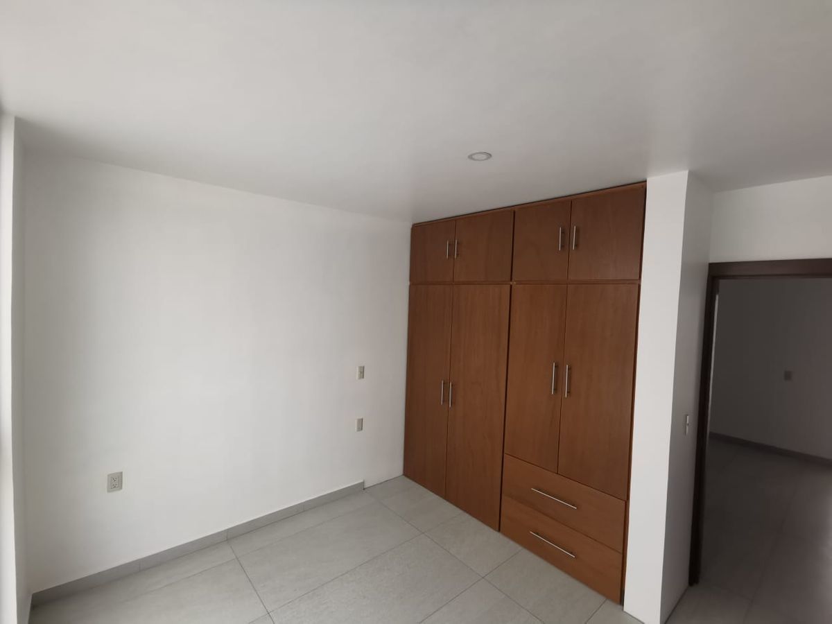 15 de 18: HABITACION